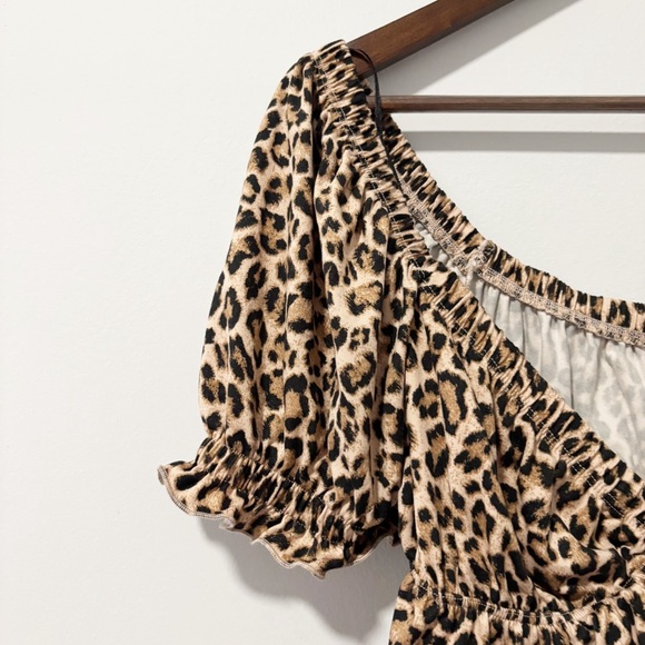 Urban Outfitters Happy Puff Sleeve Leopard Print Crop Top Womens Size Medium - Picture 2 of 10